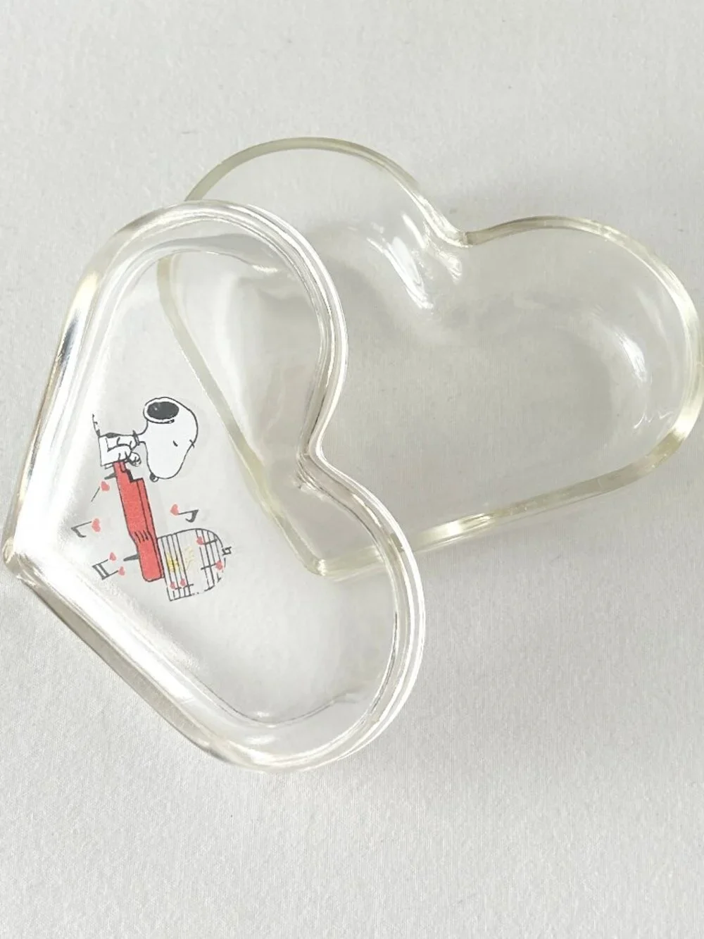 Vintage Peanuts Snoopy Heart Shaped Glass Trinket Box With Lid 80s Jewelry Dish